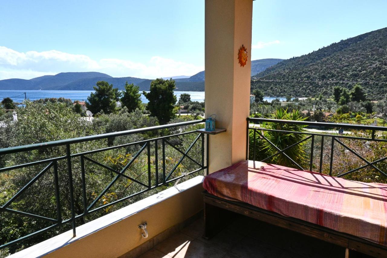 Kórfos Pavlos' Cottage With Beach View מראה חיצוני תמונה