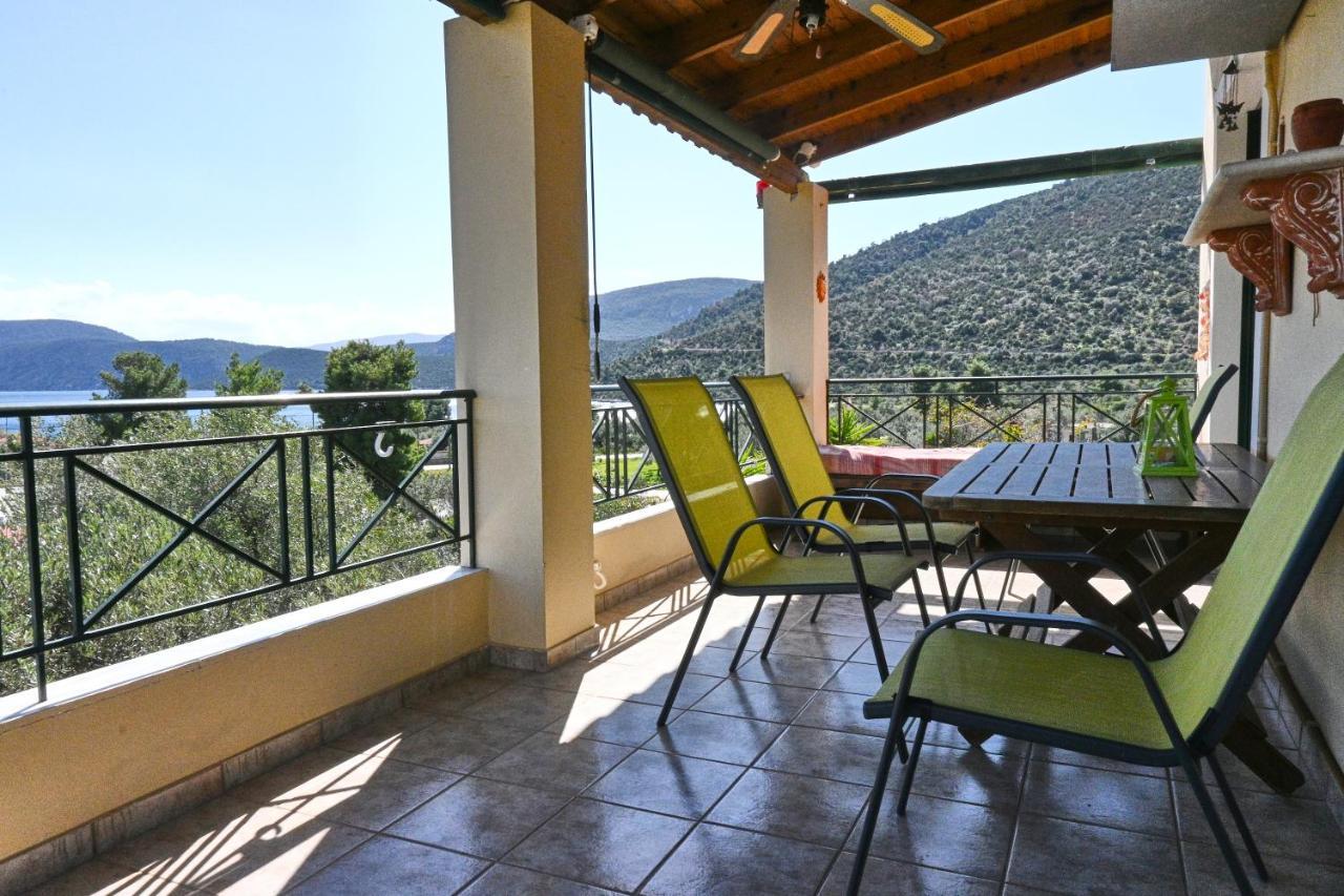 Kórfos Pavlos' Cottage With Beach View מראה חיצוני תמונה